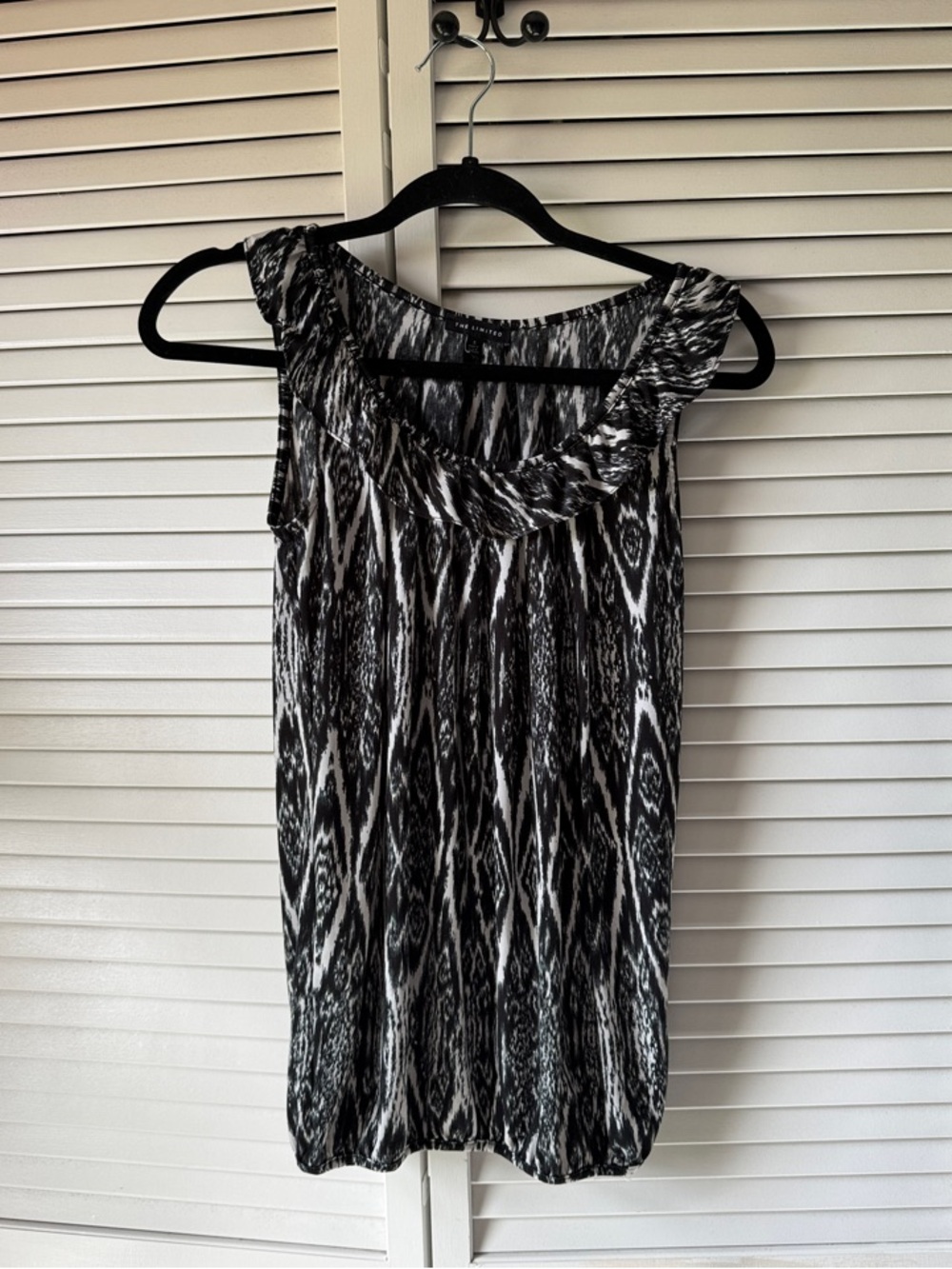 The Limited Black and White Sleeveless Printed Blouse